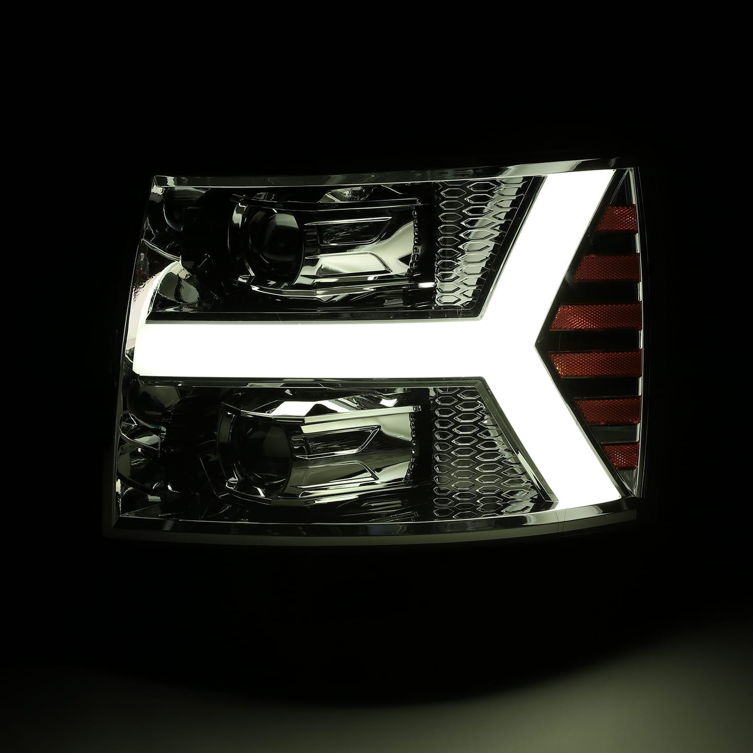 07-13 Chevrolet Silverado LUXX-Series LED Projector Headlights Chrome