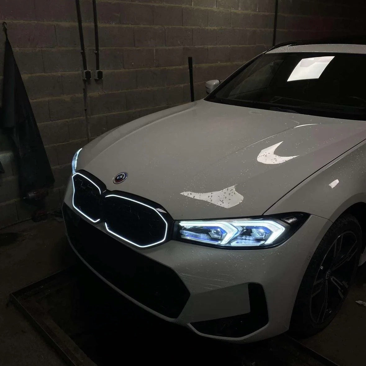 BMW 3 Series G20 LCI (22+) Single Slat Front Grille With Light