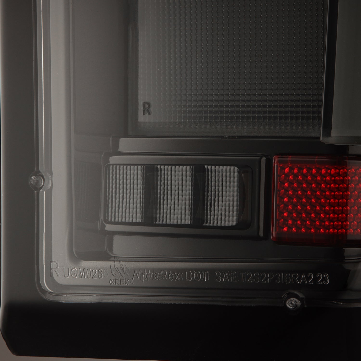 19-26 Chevrolet Silverado 1500 / 20-26 Silverado 2500HD/3500HD LUXX-Series LED Tail Lights Alpha-Black
