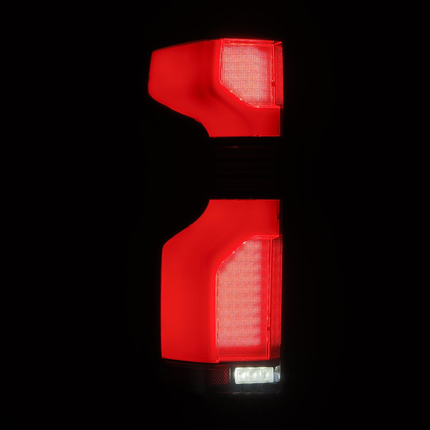 19-26 Chevrolet Silverado 1500 / 20-26 Silverado 2500HD/3500HD LUXX-Series LED Tail Lights Black-Red