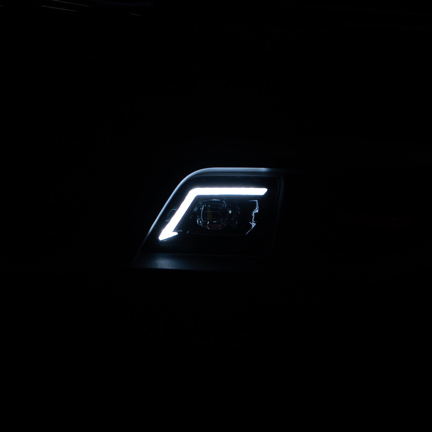 19-23 Chevrolet Silverado 1500/20-23 Chevrolet Silverado 2500HD/3500HD DoubleTap Dual Color LED Projector Fog Lights