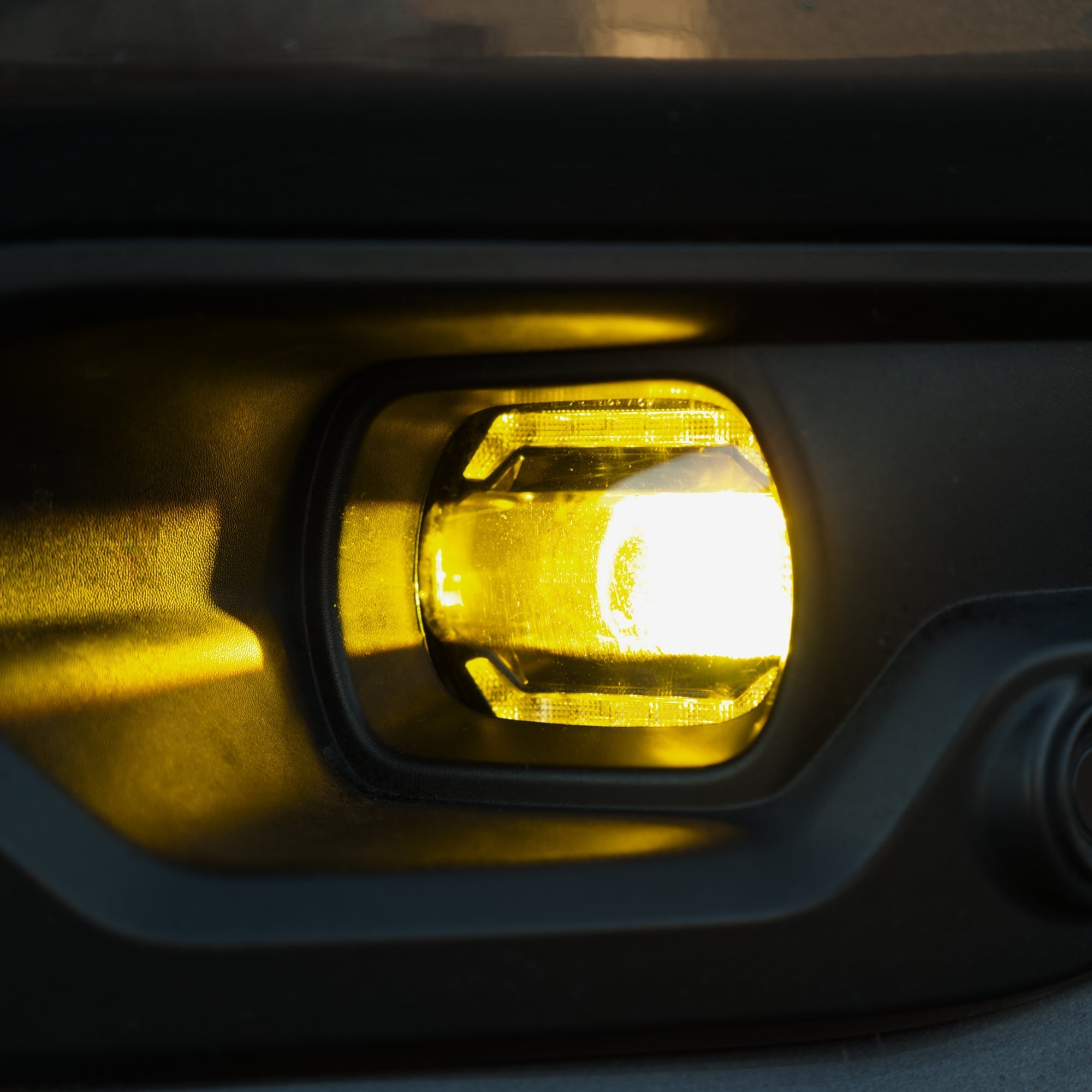 19-24 Ram 2500/3500/4500/5500 (with Round Fog Lights) DoubleTap Dual Color LED Projector Fog Lights