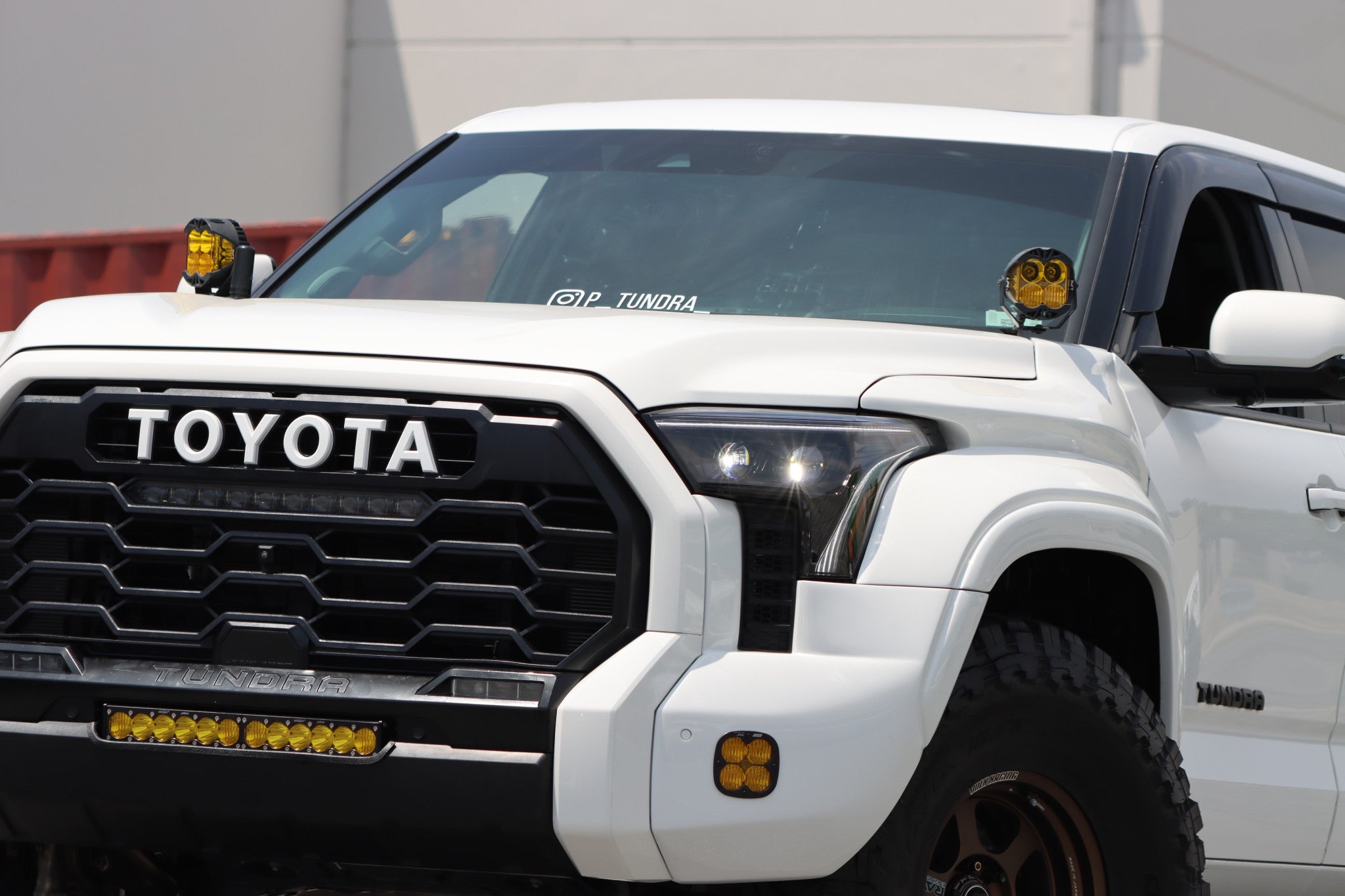22-26 Toyota Tundra/Sequoia LUXX-Series LED Projector Headlights Black