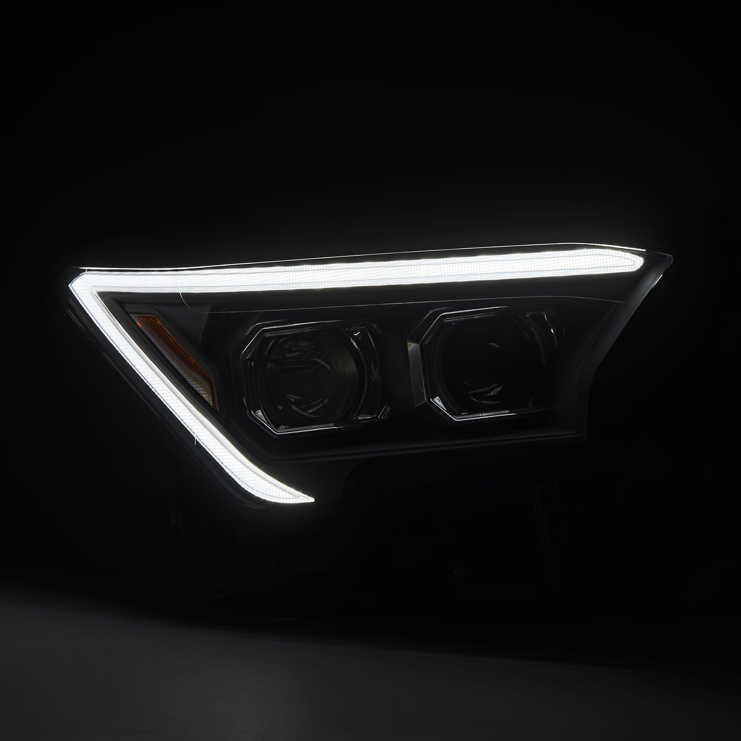 24-26 Toyota Tacoma / 25-26 4Runner LUXX-Series LED Projector Headlights Black