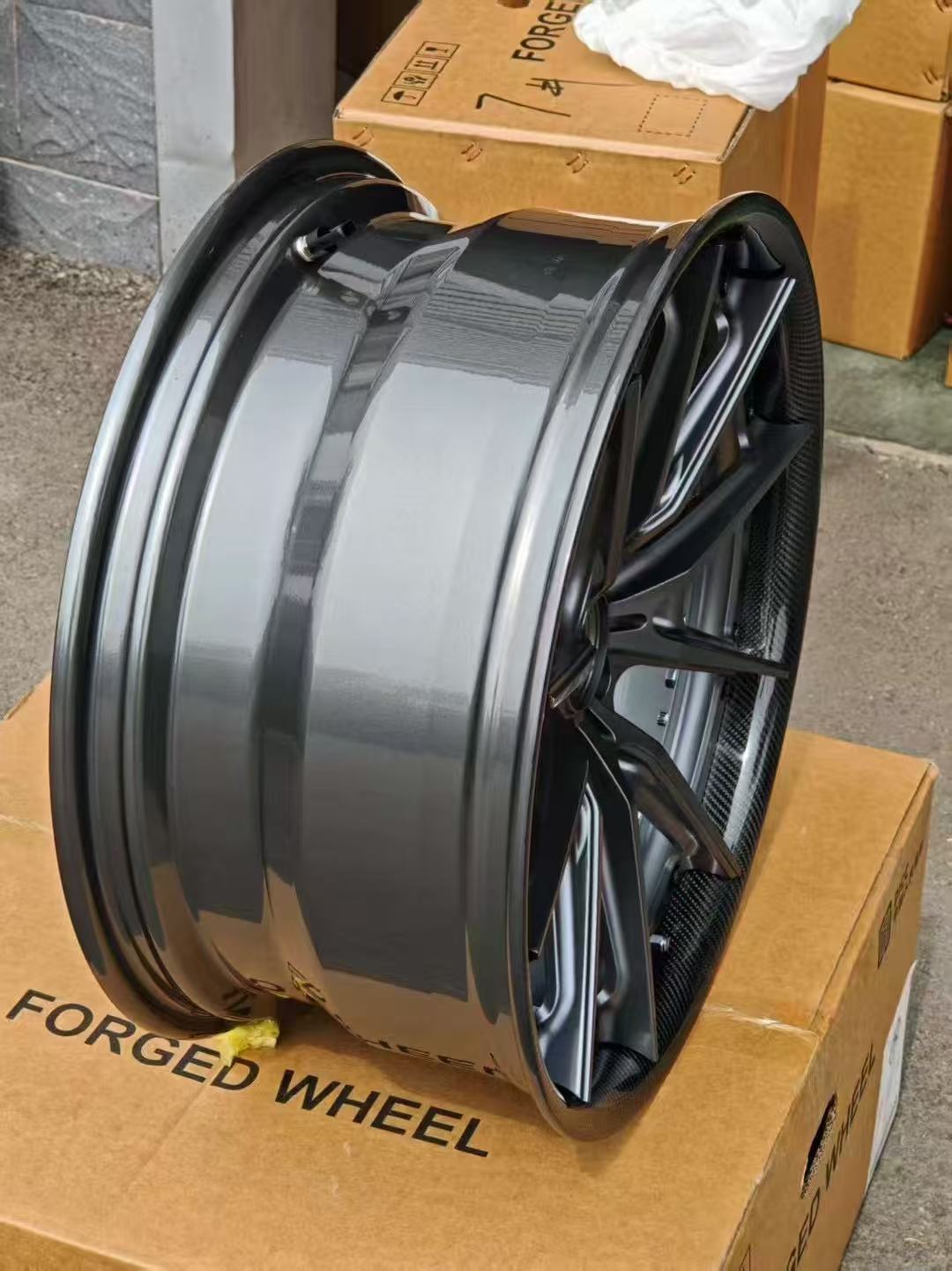 Custom Forged Full Carbon Fibre Wheel