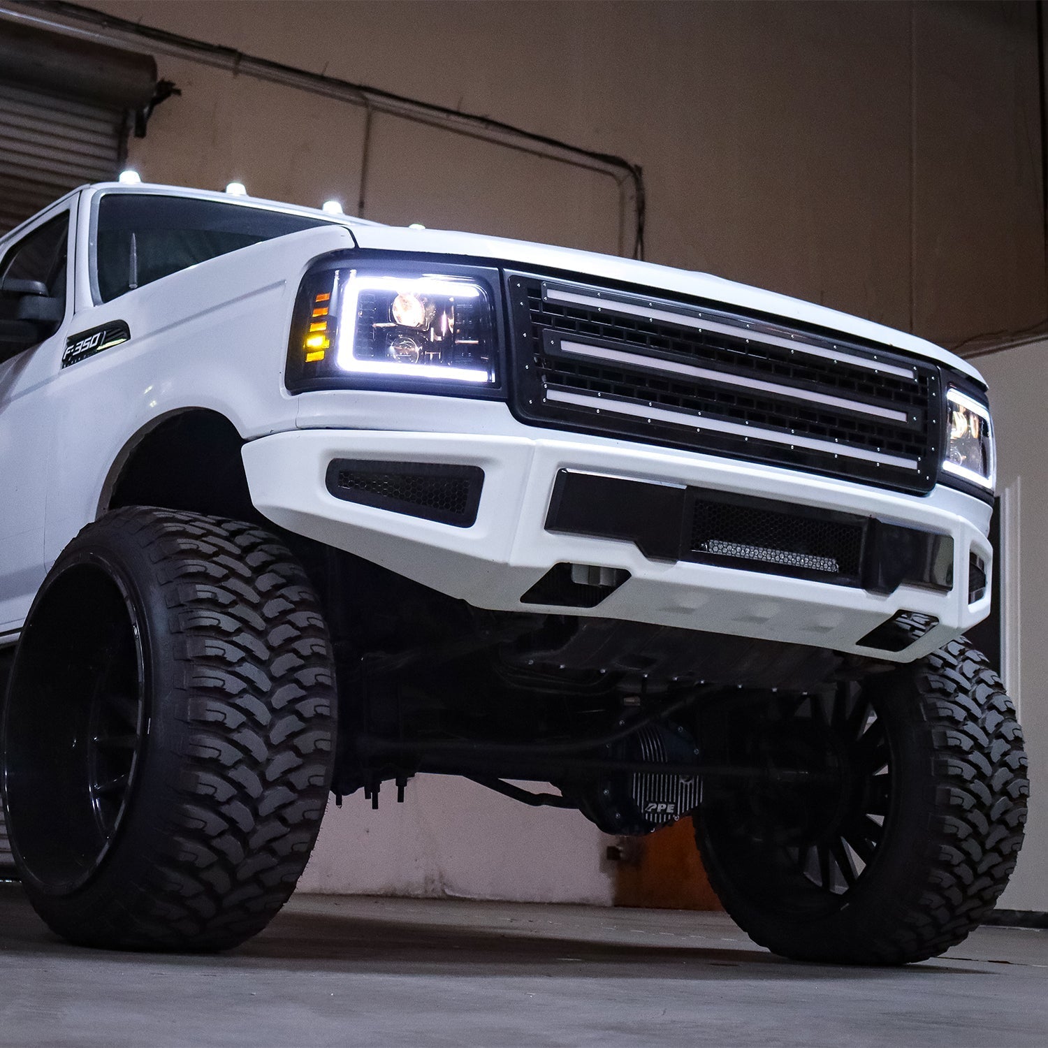 92-96 Ford F-Series/Bronco LUXX-Series LED Projector Headlights Chrome