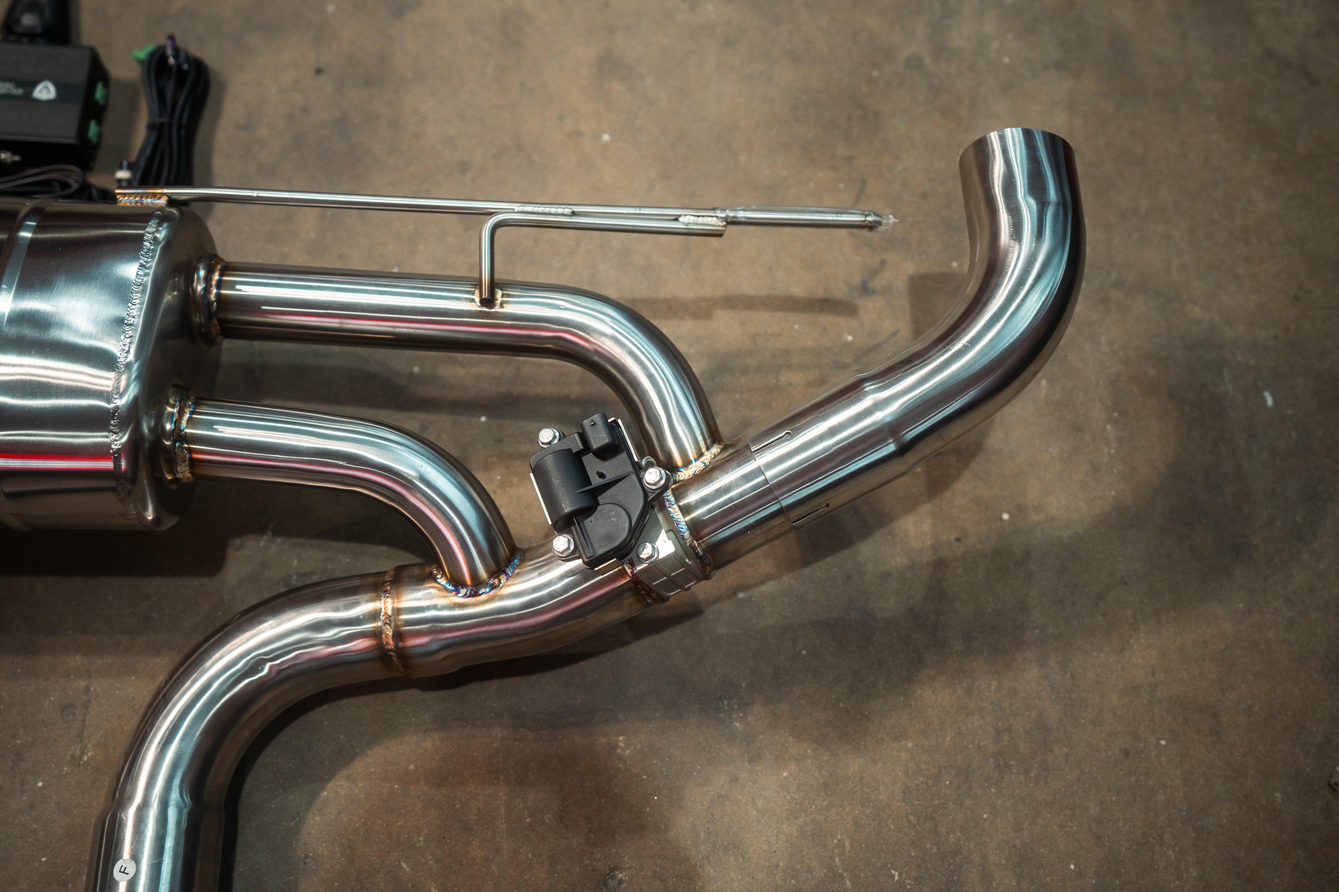 Valvetronic Designs valved exhaust for BMW X5 X6 G05 40i, underside view