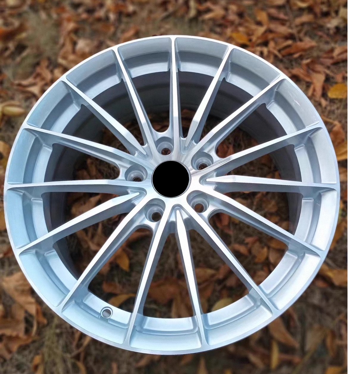 WWC 515 | 15-Spoke Flow-Form Wheel – Silver