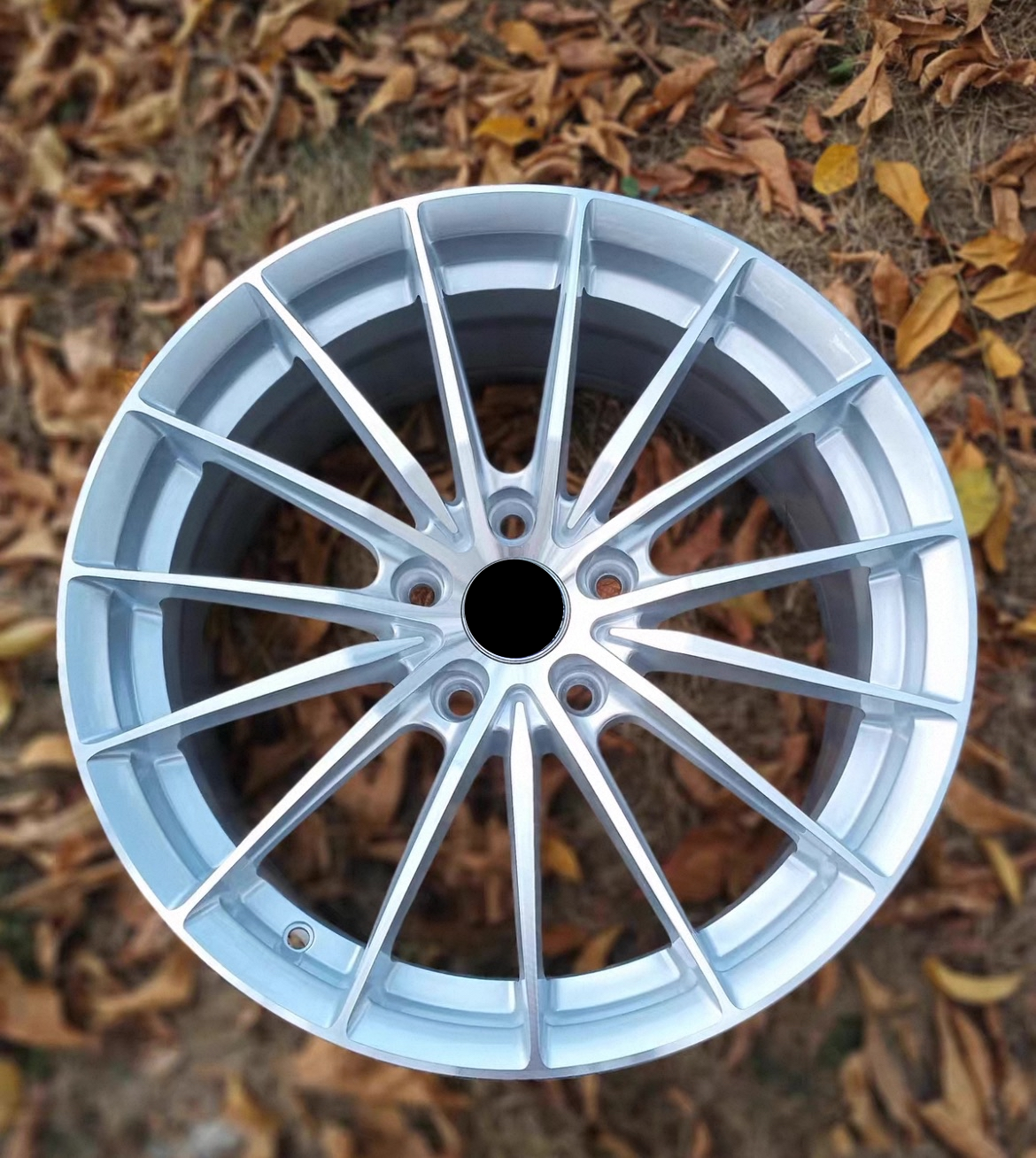 WWC 515 | 15-Spoke Flow-Form Wheel – Silver