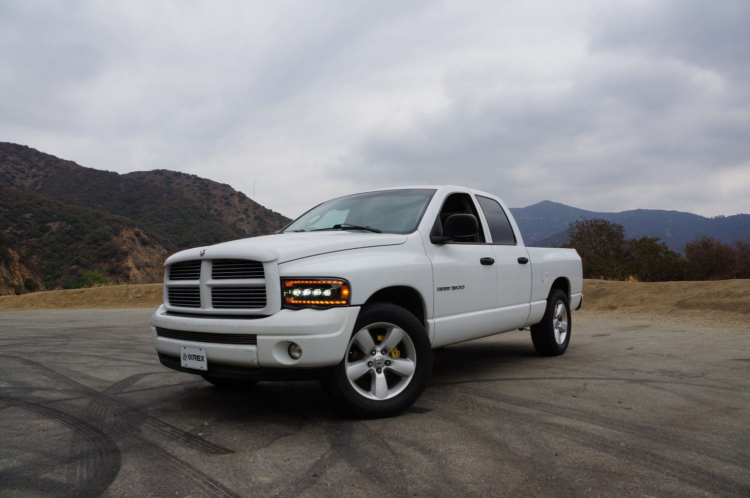 02-05 Dodge Ram NOVA-Series LED Projector Headlights Black