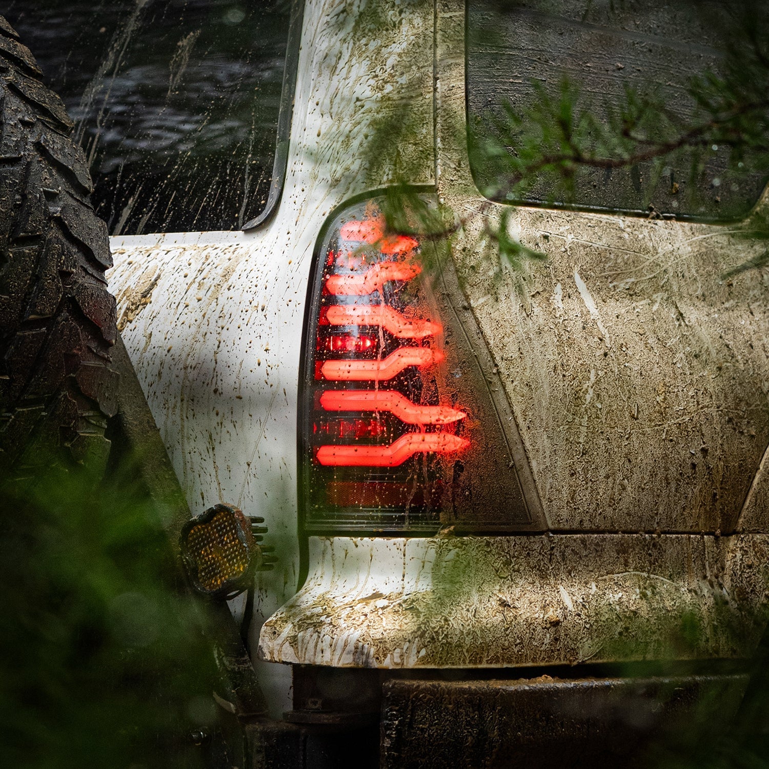 03-09 Toyota 4Runner LUXX-Series LED Tail Lights Black-Red