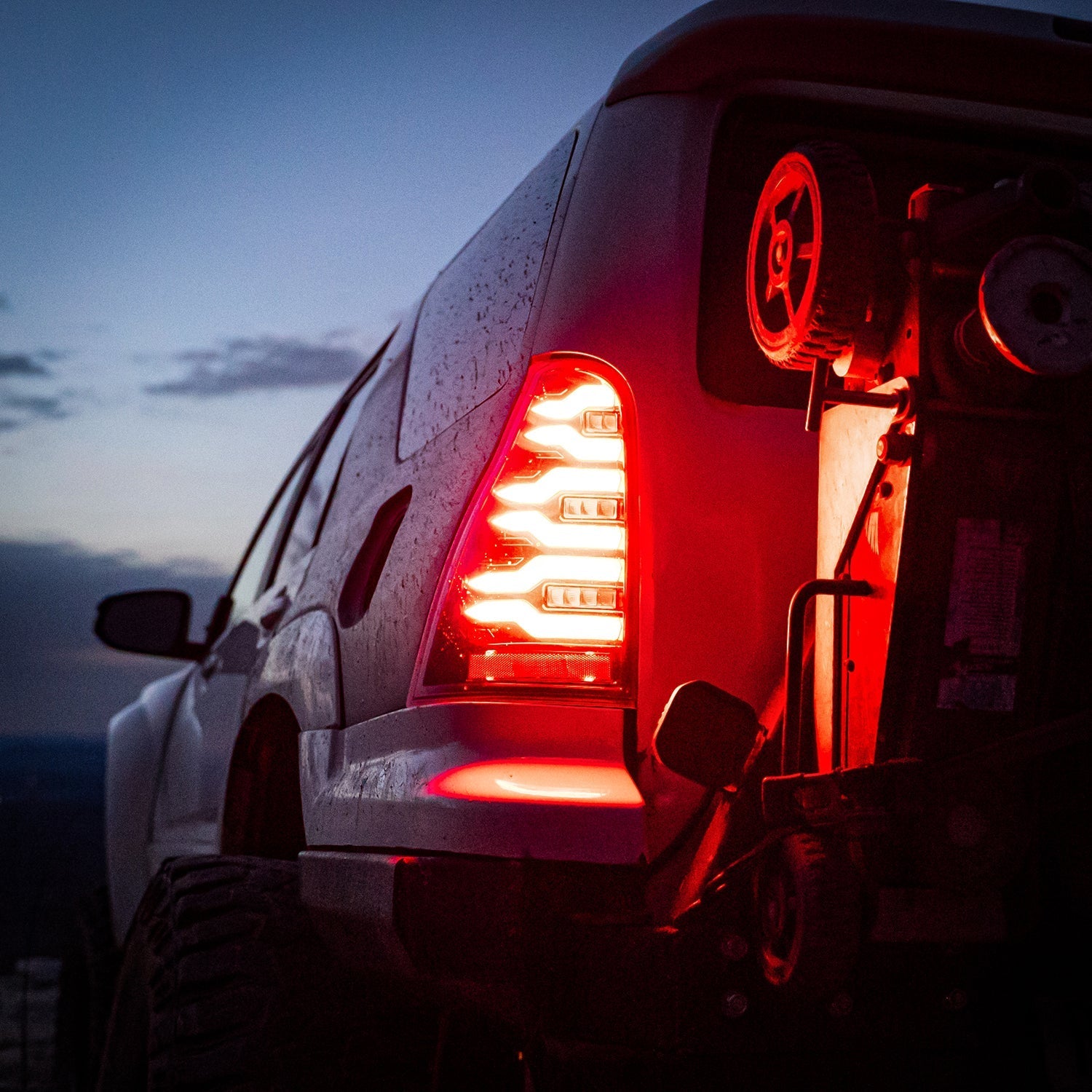03-09 Toyota 4Runner LUXX-Series LED Tail Lights Black-Red