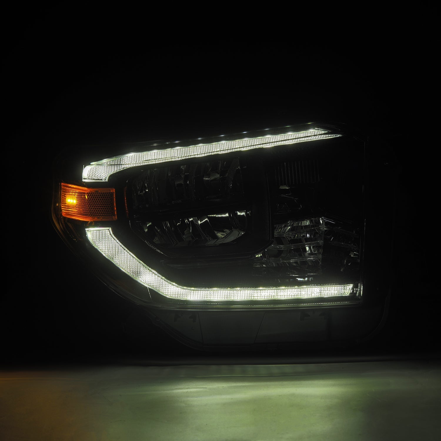 14-21 Toyota Tundra MK II LUXX-Series LED Crystal Headlights Alpha-Black