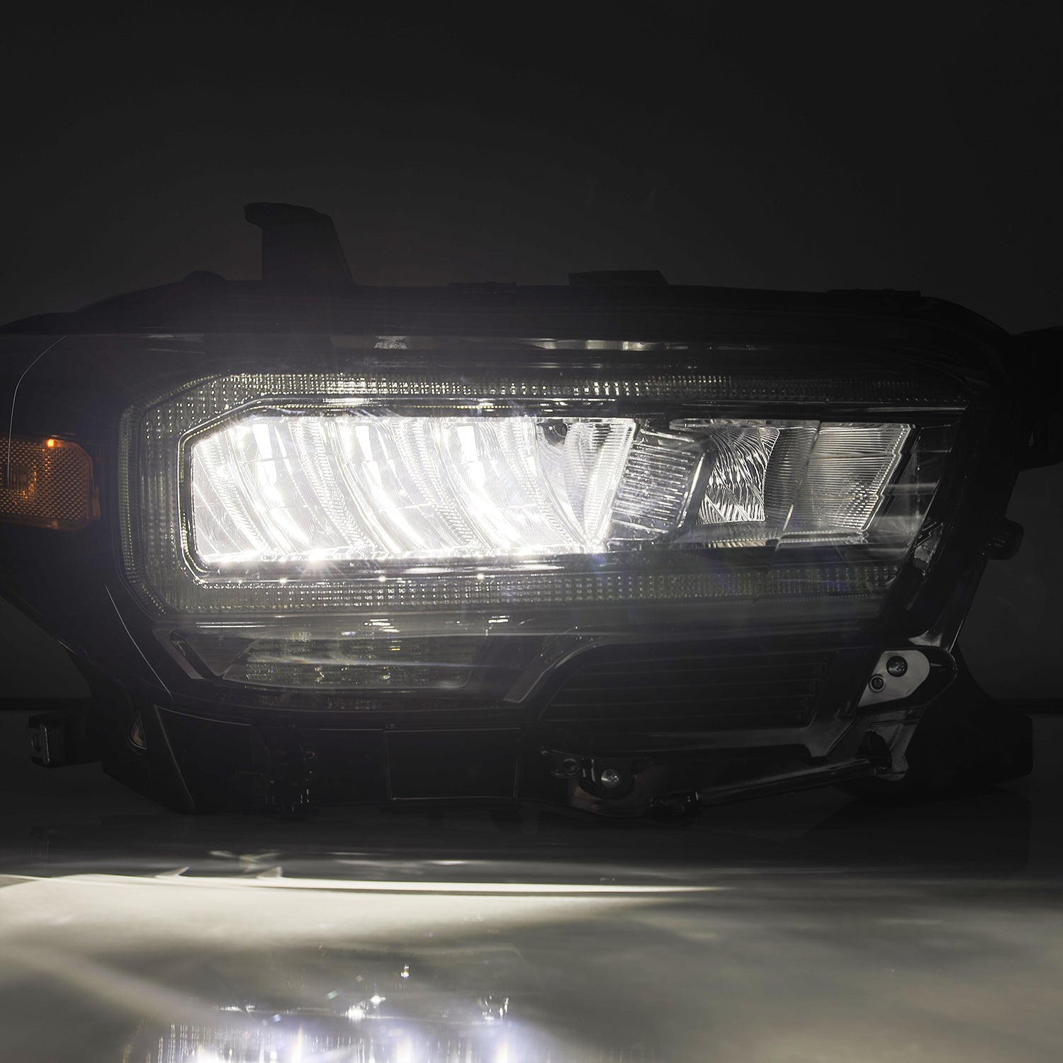 16-23 Toyota Tacoma LUXX-Series LED Crystal Headlights Black
