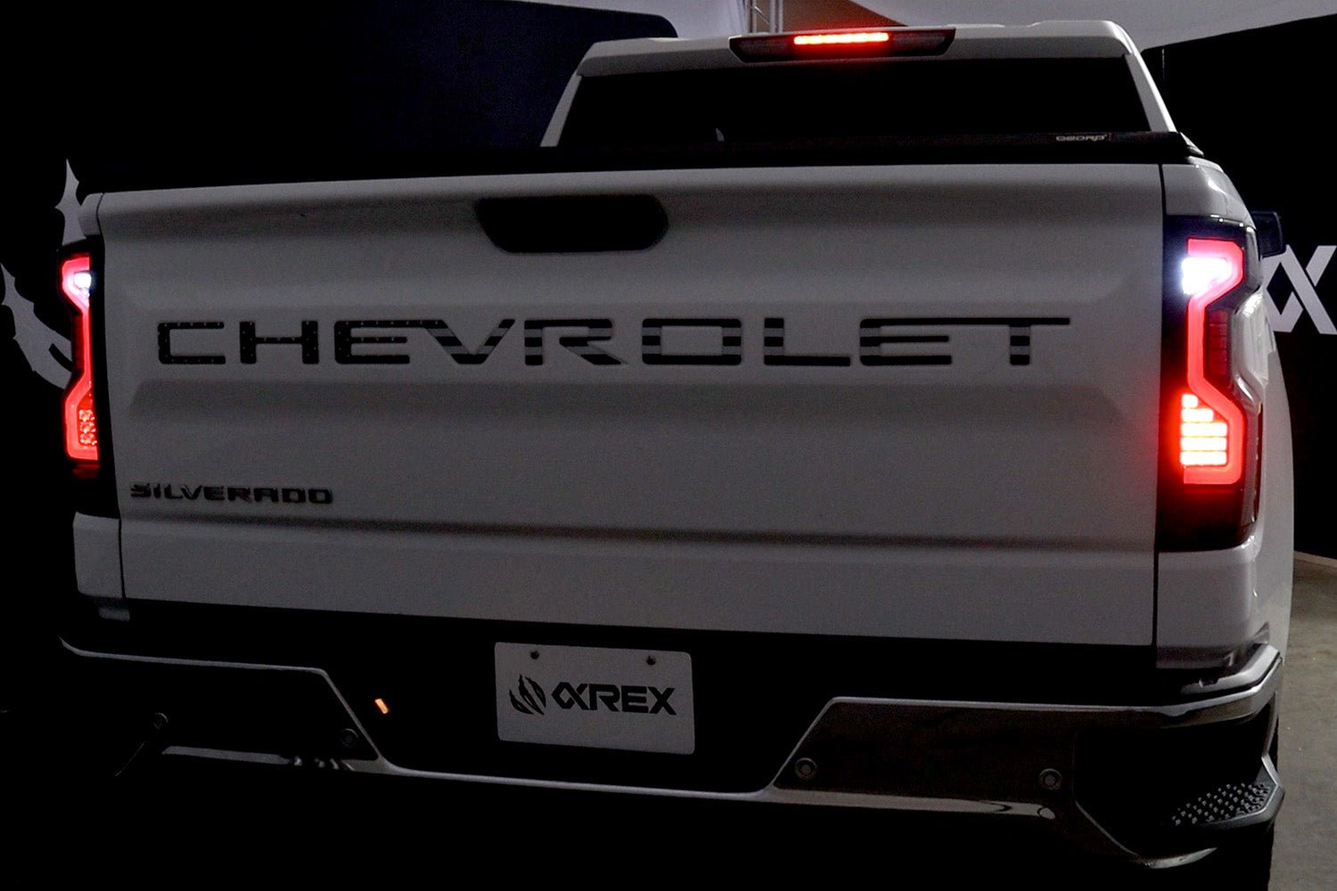 19-25 Chevrolet Silverado 1500 / 20-25 Silverado 2500HD/3500HD PRO-Series LED Tail Lights Jet Black