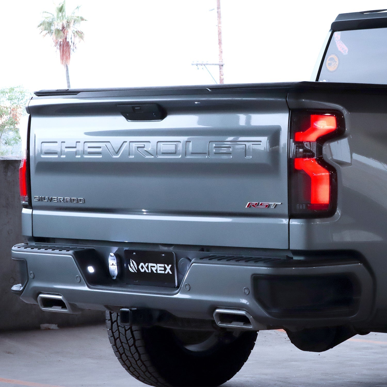 19-26 Chevrolet Silverado 1500 / 20-26 Silverado 2500HD/3500HD LUXX-Series LED Tail Lights Black