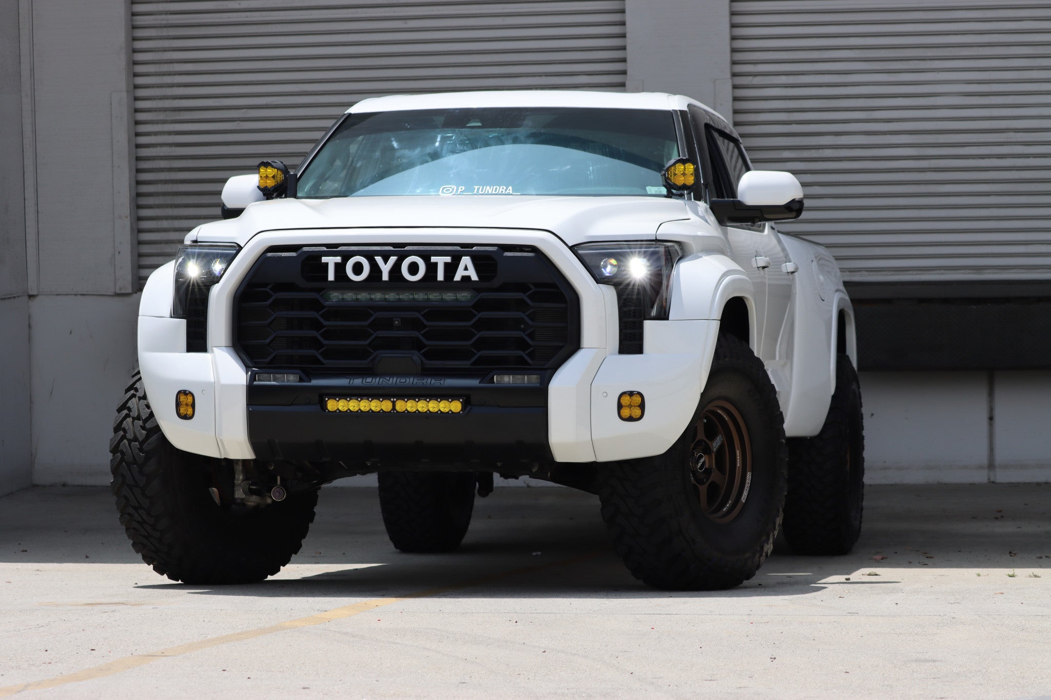 22-26 Toyota Tundra/Sequoia LUXX-Series LED Projector Headlights Black
