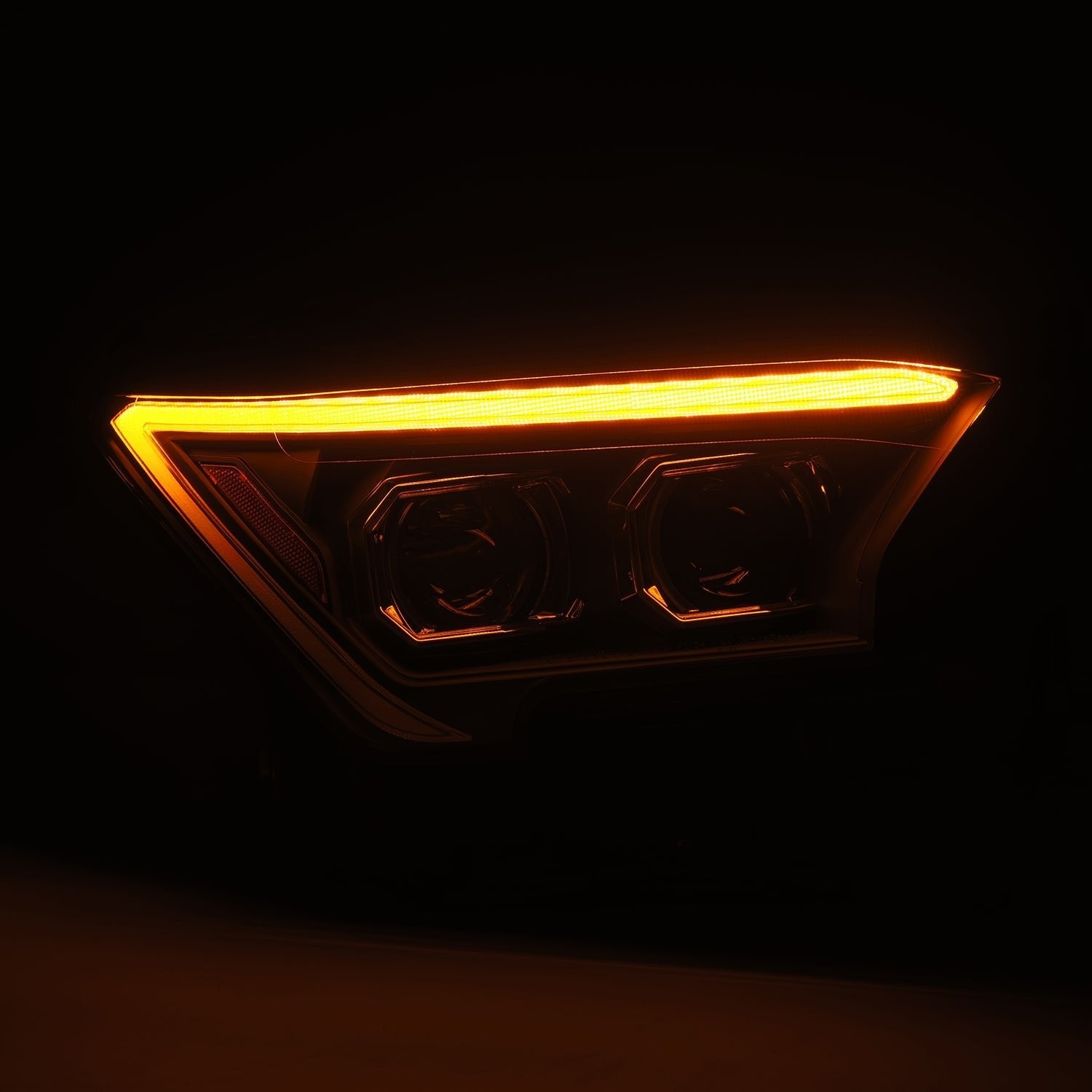 24-26 Toyota Tacoma / 25-26 4Runner LUXX-Series LED Projector Headlights Black