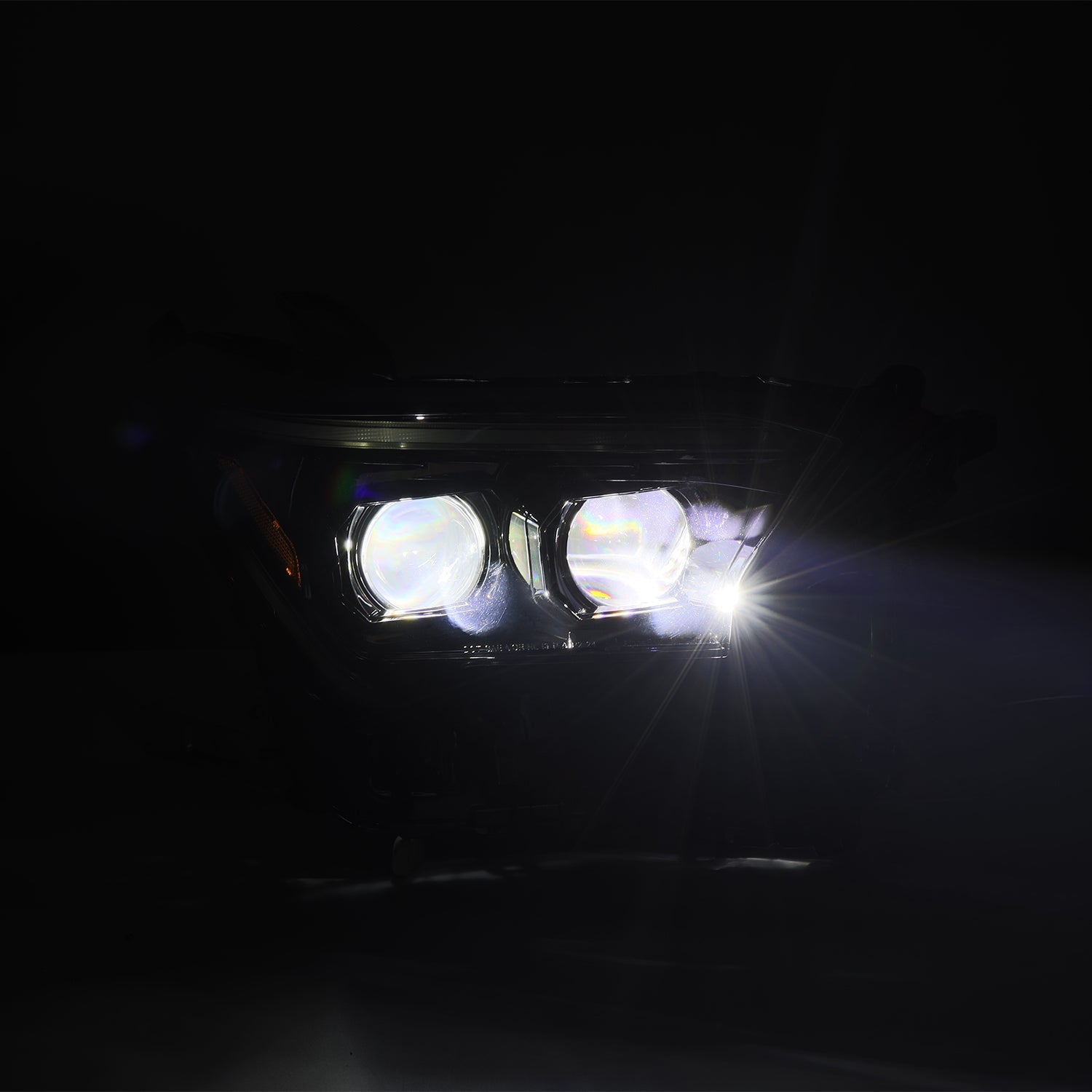 24-26 Toyota Tacoma / 25-26 4Runner LUXX-Series LED Projector Headlights Black