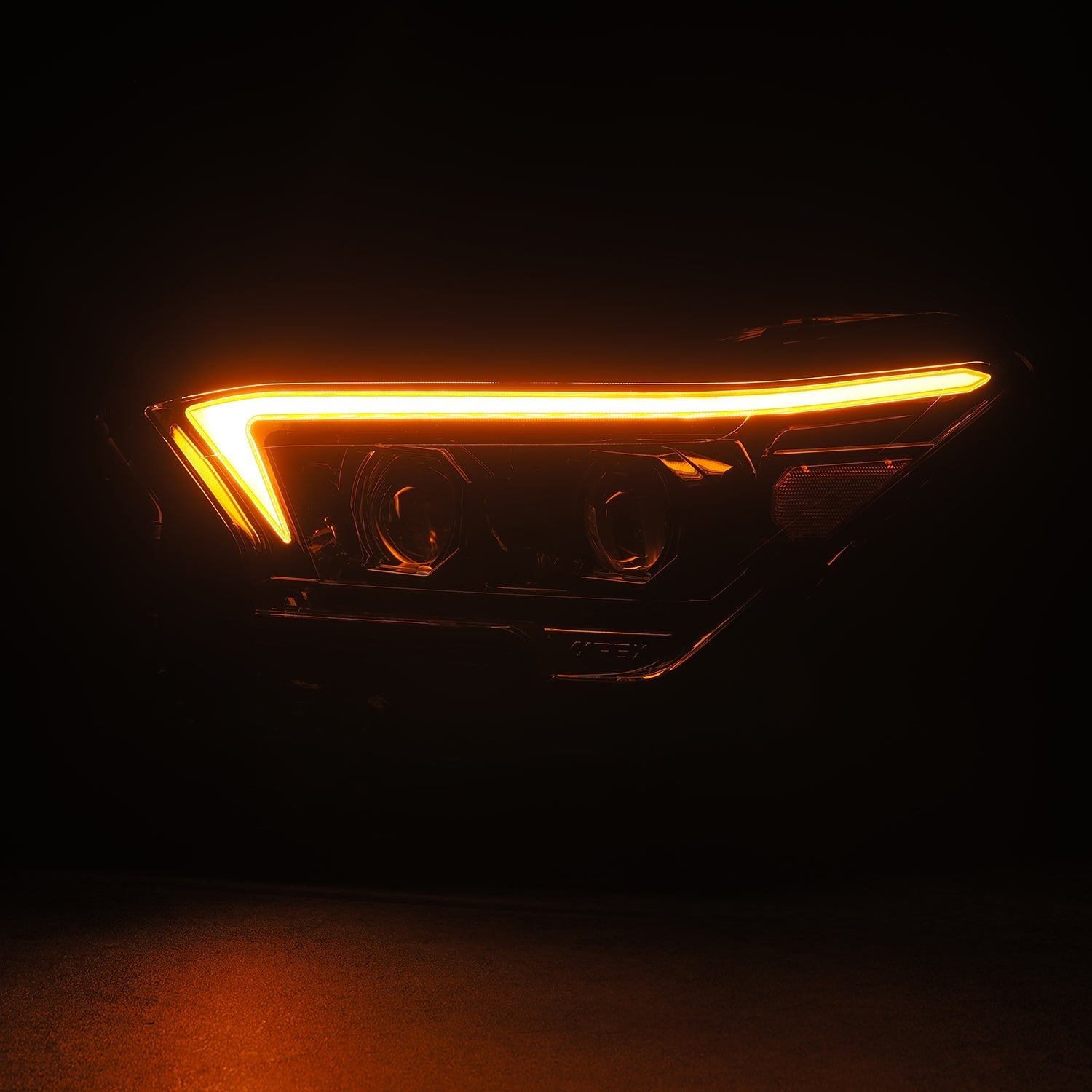 24-26 Toyota Tacoma / 25-26 4Runner OG-Style LUXX-Series LED Projector Headlights Black