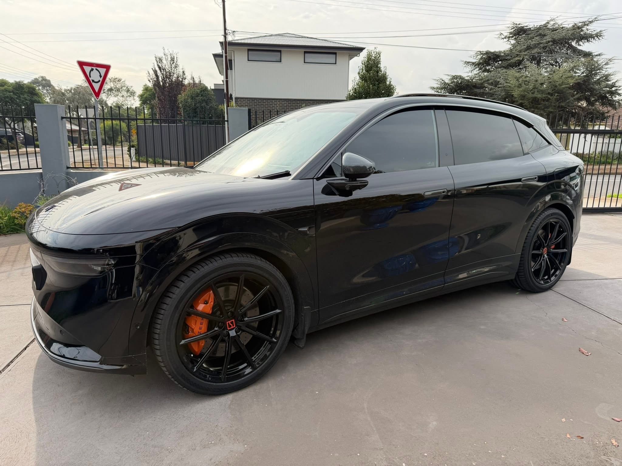 Custom Forged WWC CF3 | 3-Spoke Performance Wheel