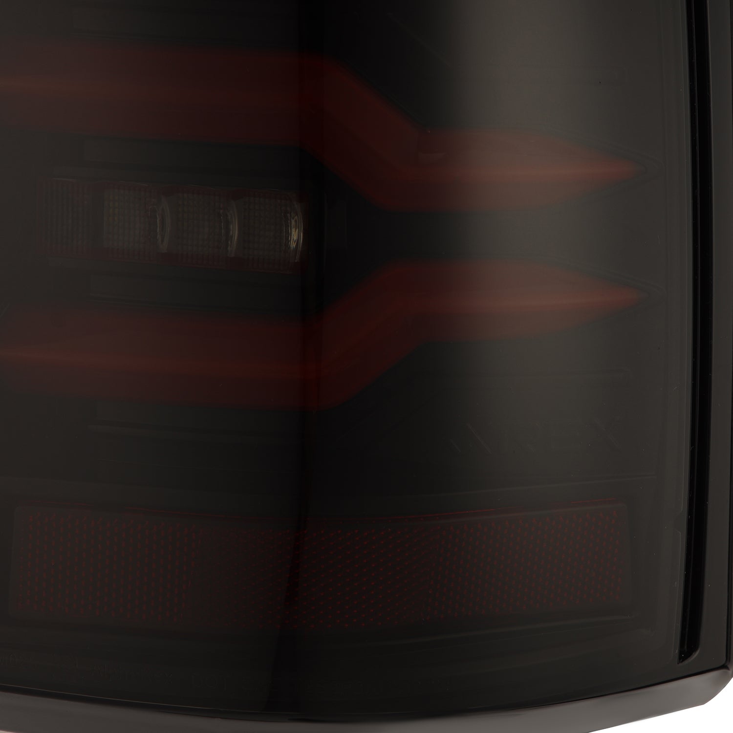 99-06 Chevrolet Silverado/99-06 GMC Sierra LUXX-Series LED Tail Lights Black-Red