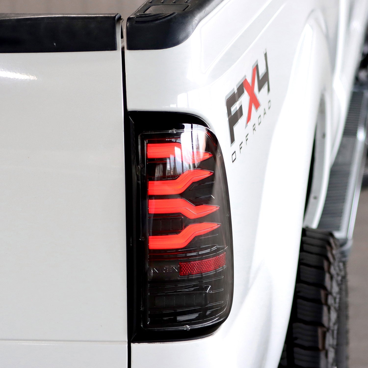 99-16 Ford Super Duty / 97-03 F150 LUXX-Series LED Tail Lights Black-Red