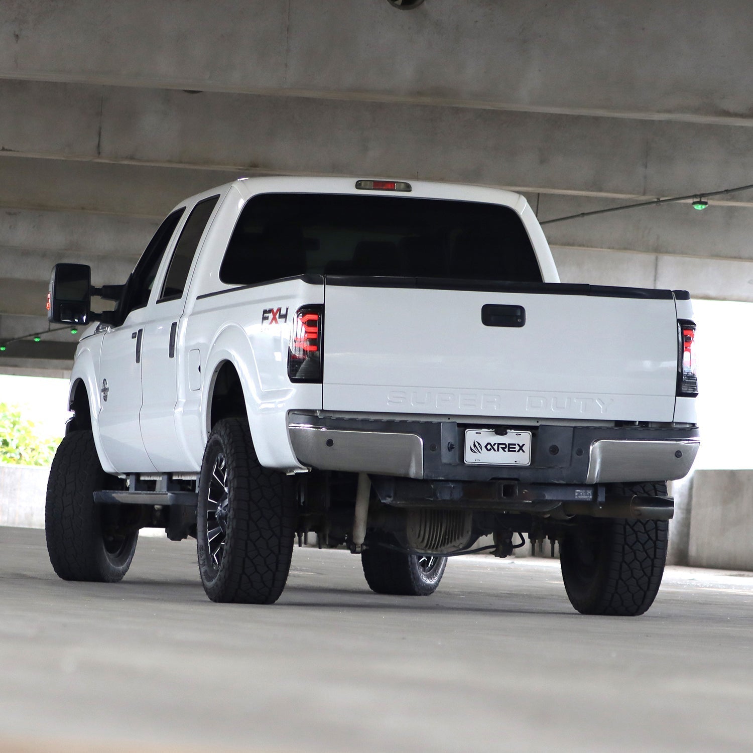 99-16 Ford Super Duty / 97-03 F150 LUXX-Series LED Tail Lights Black-Red