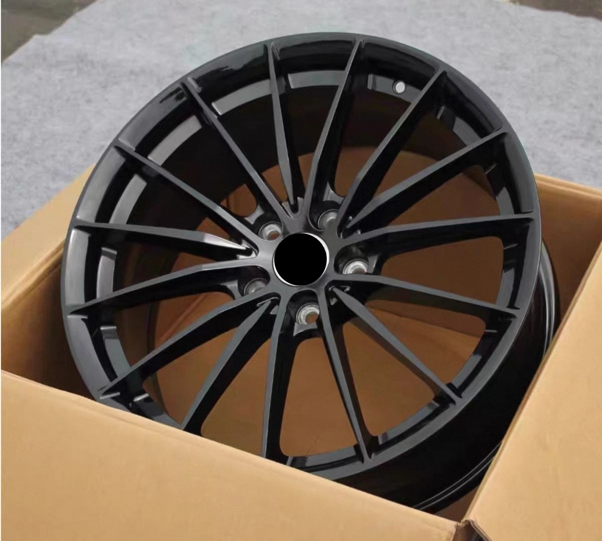 WWC 515 | 15-Spoke Flow-Form Wheel – Black