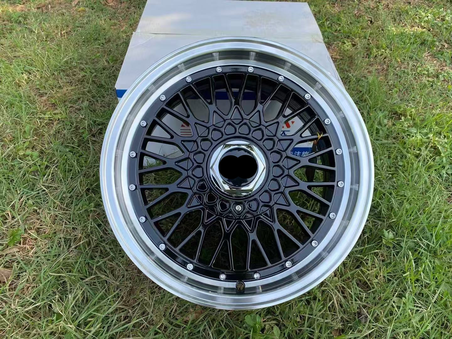 WWC 508 | Classic Mesh Motorsport Flow-Form Wheel – Black Machine Lip
