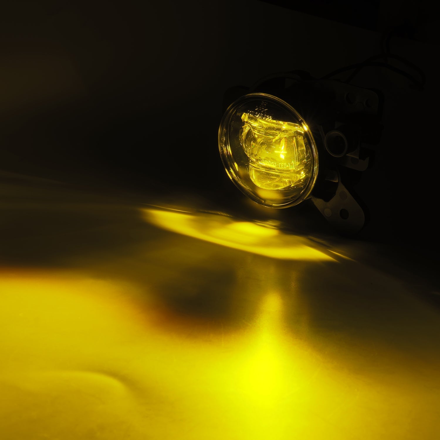 Universal Chevrolet/GMC/Buick LED Projector Fog Lights (Yellow Output Only)
